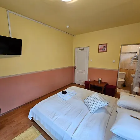 Abigel 2 Vendeghaz 3*