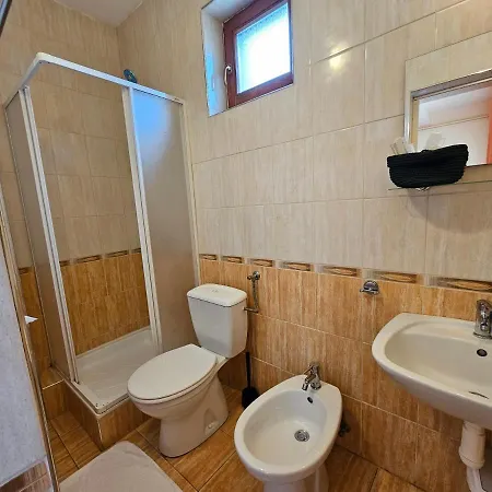 Abigel 2 Vendeghaz 3*