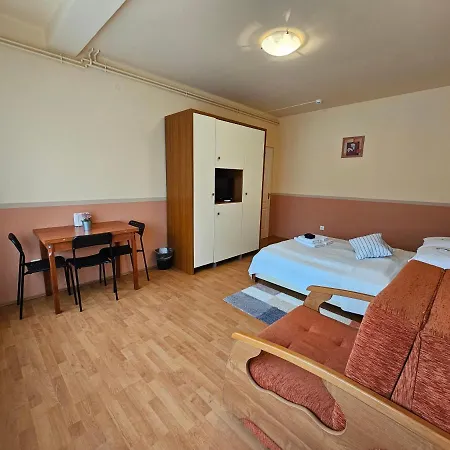 Abigel 2 Vendeghaz 3* Miskolc