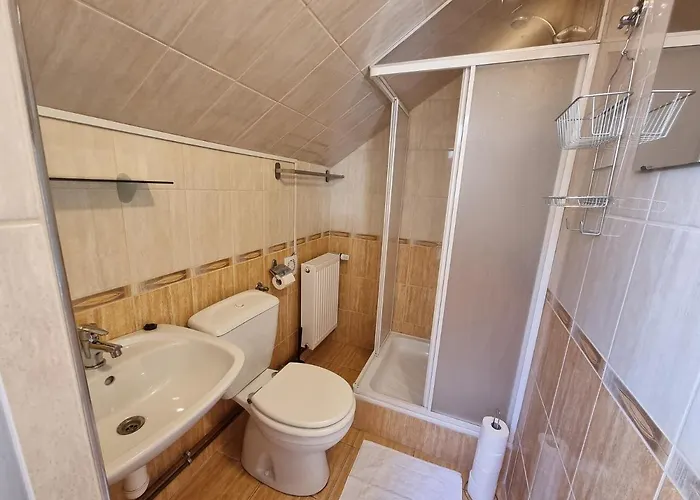 Abigel 2 Vendeghaz 3*