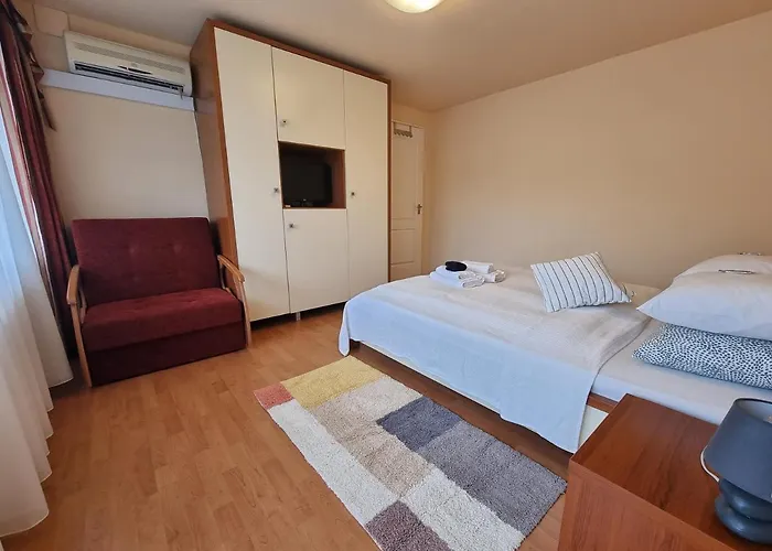 Abigel 2 Vendeghaz Гостевой дом Мишкольц