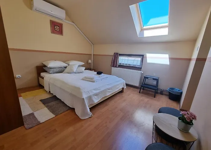 Abigel 2 Vendeghaz Гостевой дом Мишкольц