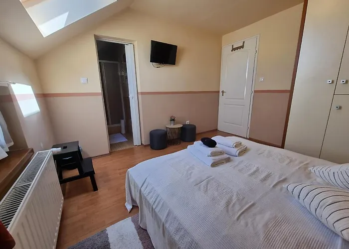 Abigel 2 Vendeghaz Гостевой дом Мишкольц