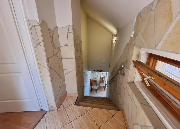 Abigel 2 Vendeghaz 3* Мишкольц