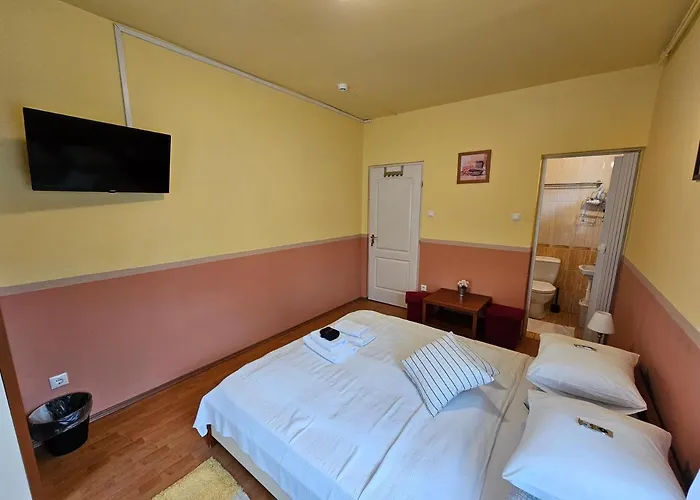 Abigel 2 Vendeghaz 3*