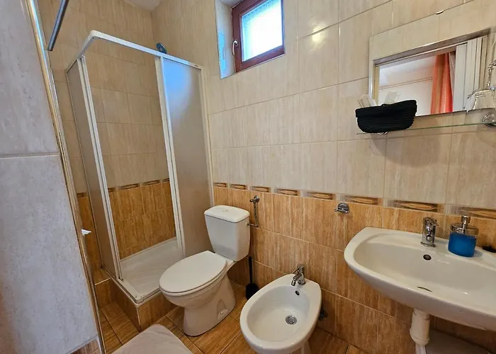 Abigel 2 Vendeghaz 3*