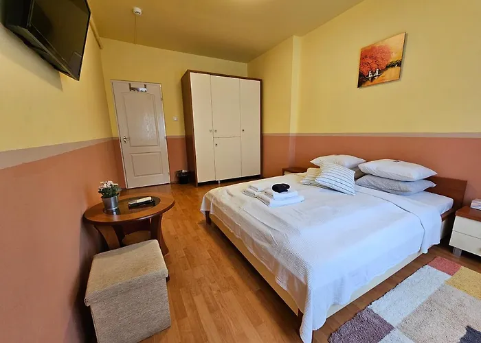 Abigel 2 Vendeghaz Гостевой дом Мишкольц